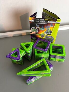 MAGNAFORMERS LOT GREEN PURPLE SQUARE TRIANGLES 52 PIECES MAGNETIC BUILDING TILES